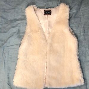 Love Tree faux fur Vest